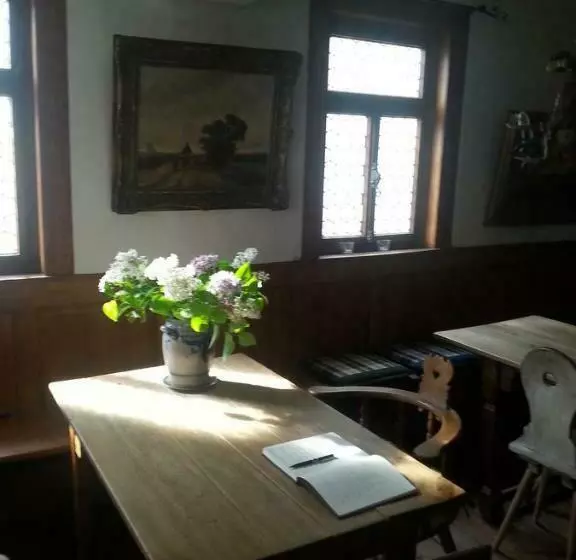 Aamiaismajoitus (B&B) Roter Löwe