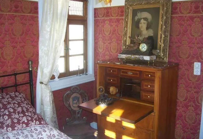 Aamiaismajoitus (B&B) Roter Löwe