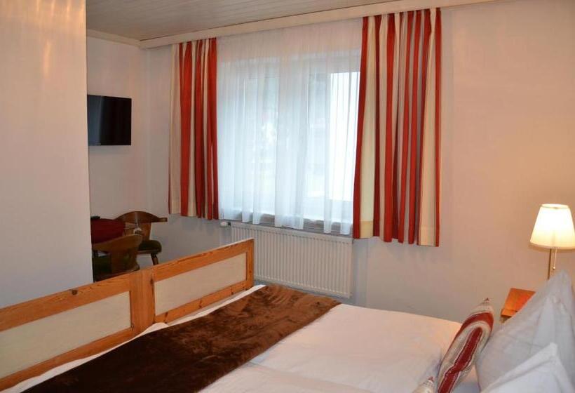 بنسيون Haus Bergland