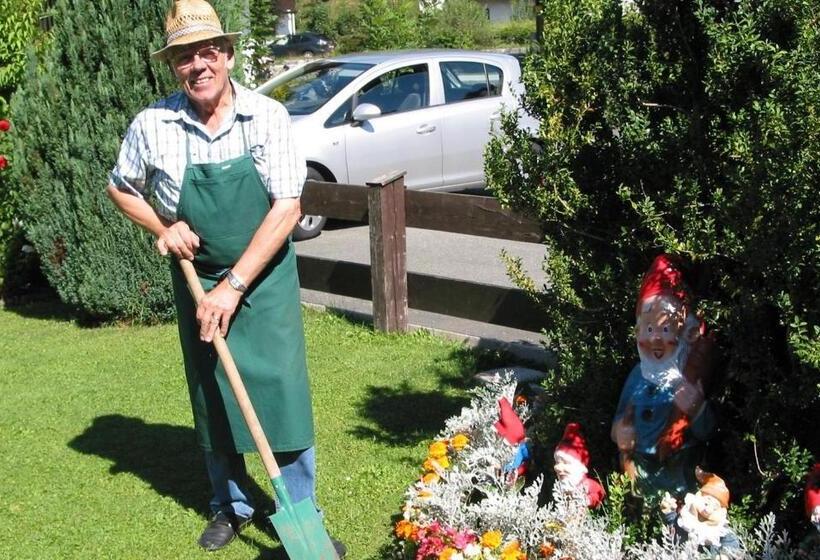 بنسيون Haus Bergland