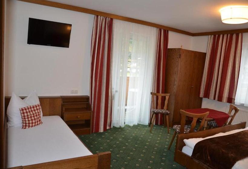 بنسيون Haus Bergland