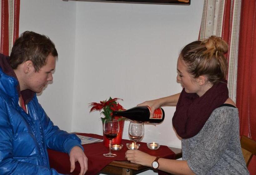 بنسيون Haus Bergland