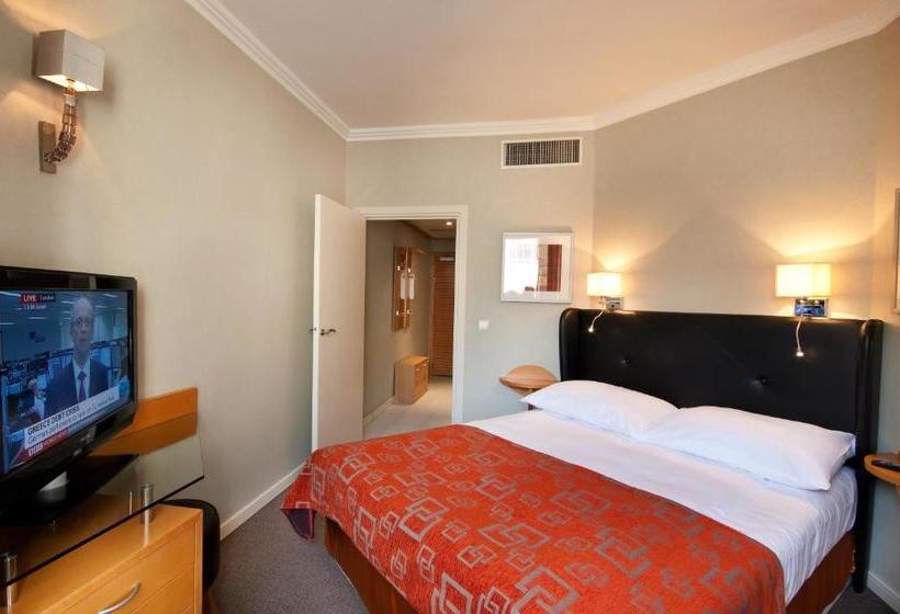 Golden Prague Residence