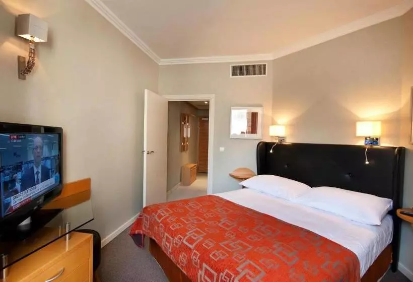 Golden Prague Residence