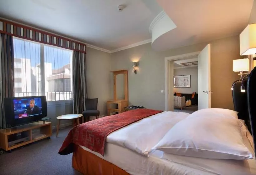 Golden Prague Residence