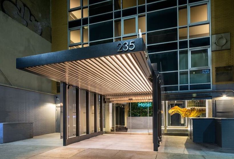 Henn Na Hotel New York