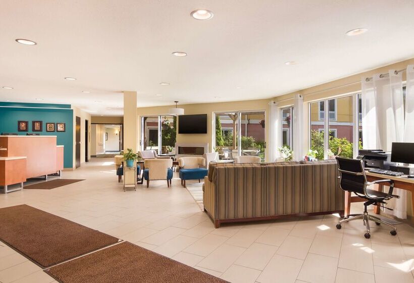 فندق Best Western Plus Traverse City