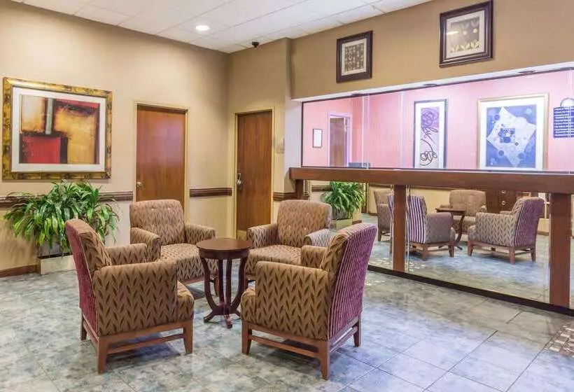 בית מלון כפרי Days Inn By Wyndham Camp Springs Andrews Afb