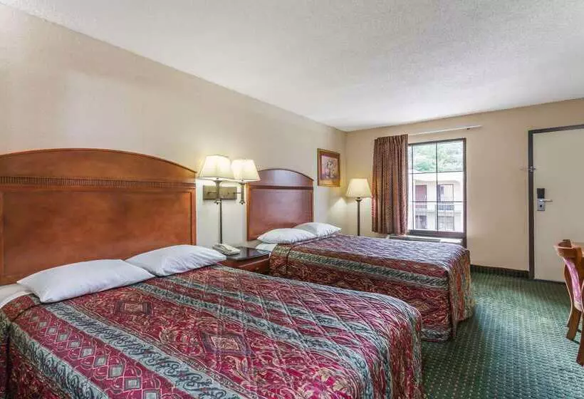 בית מלון כפרי Days Inn By Wyndham Camp Springs Andrews Afb