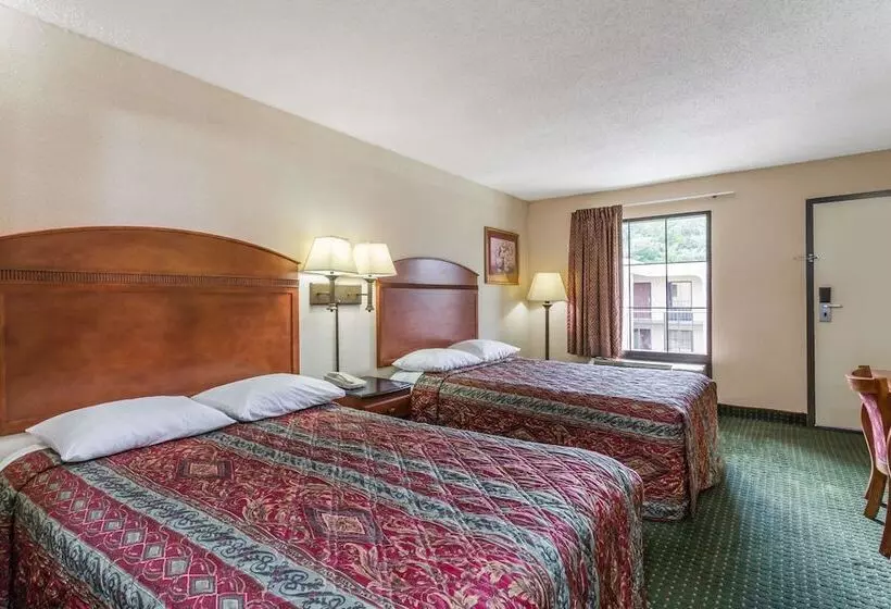 בית מלון כפרי Days Inn By Wyndham Camp Springs Andrews Afb