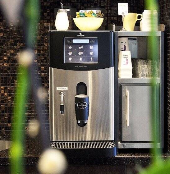 هتل Finn Apartments