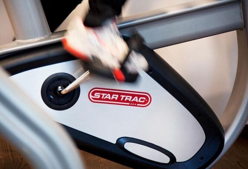 هتل Finn Apartments