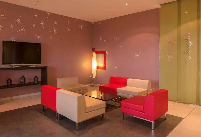 Отель Ibis Constantine