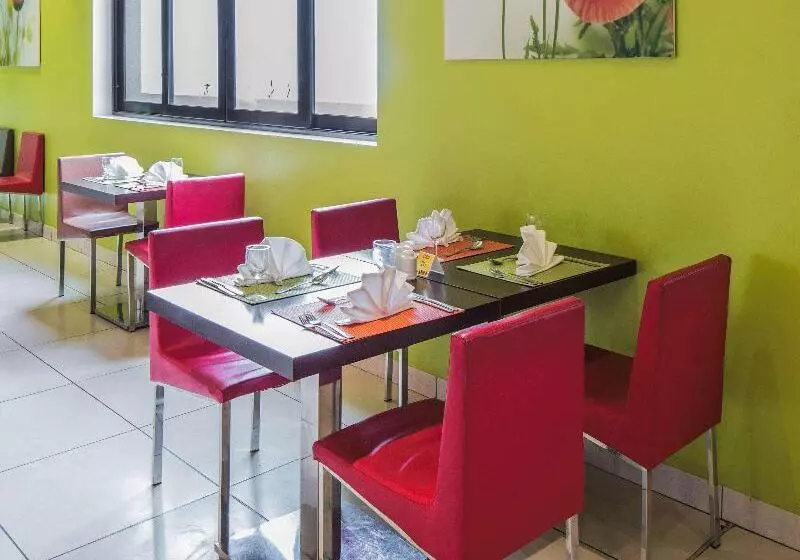 Отель Ibis Constantine