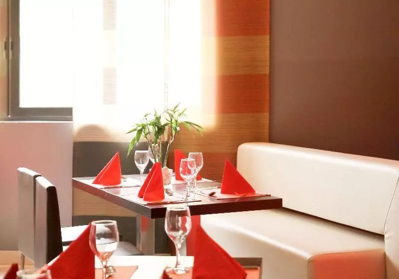 Отель Ibis Constantine