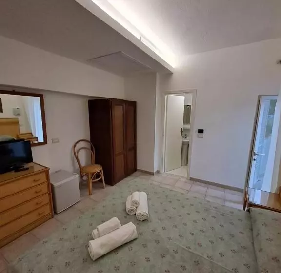 Le Roccette Mare Beach Hotel & Restaurant