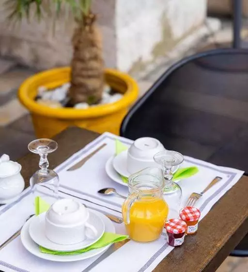 בית מלון כפרי Les Armoiries