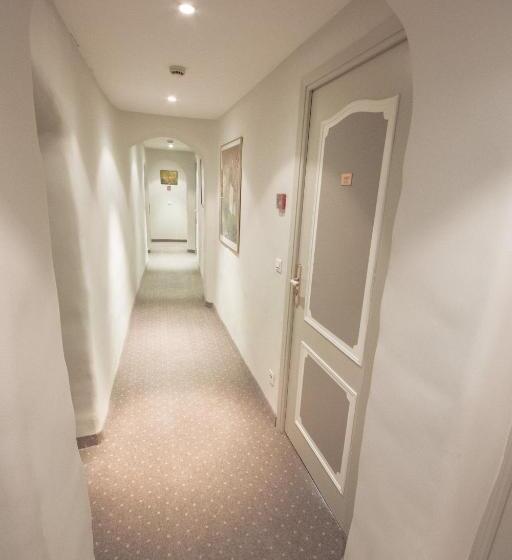 בית מלון כפרי Les Armoiries