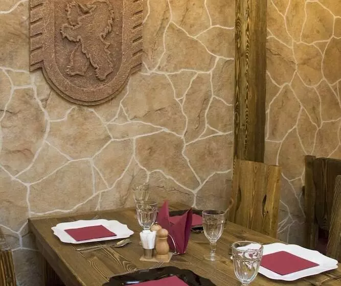 בית מלון כפרי Onega Castle