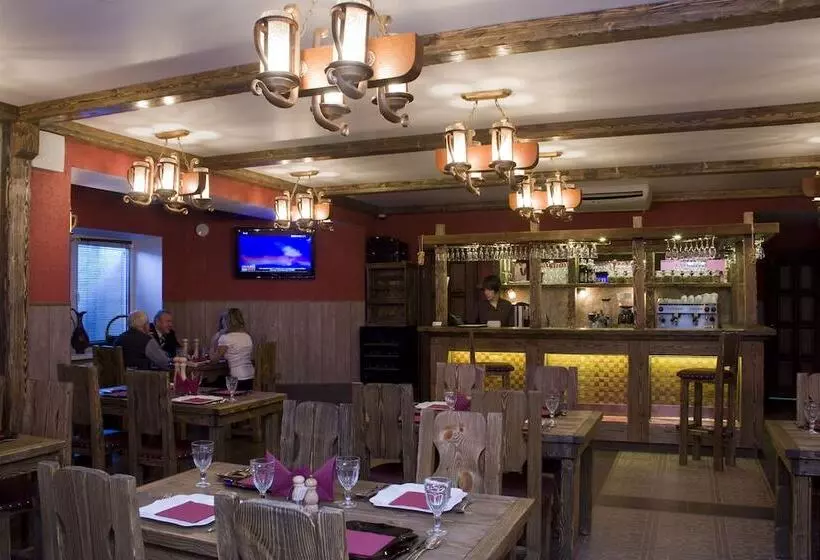 בית מלון כפרי Onega Castle