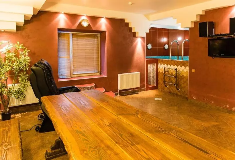 בית מלון כפרי Onega Castle