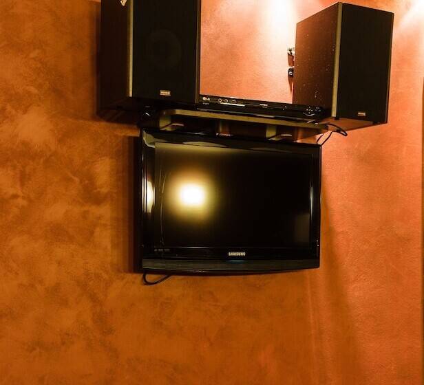 فندق Onega Castle