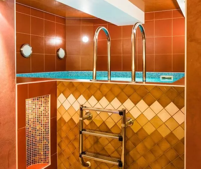 בית מלון כפרי Onega Castle