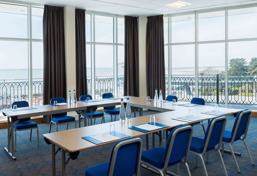 فندق Park Inn By Radisson Palace