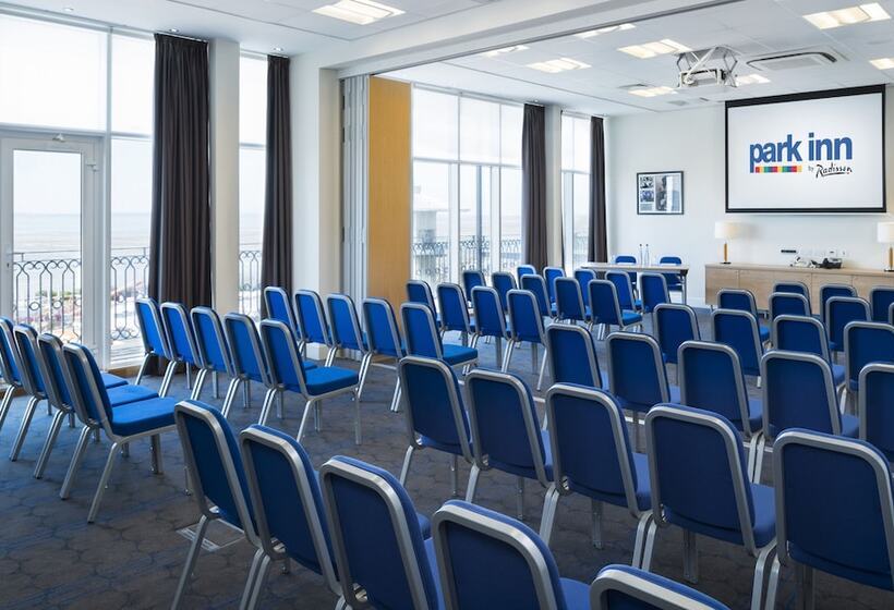 فندق Park Inn By Radisson Palace