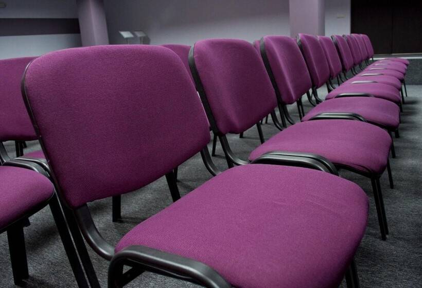 בית מלון כפרי Optima Collection Kharkiv