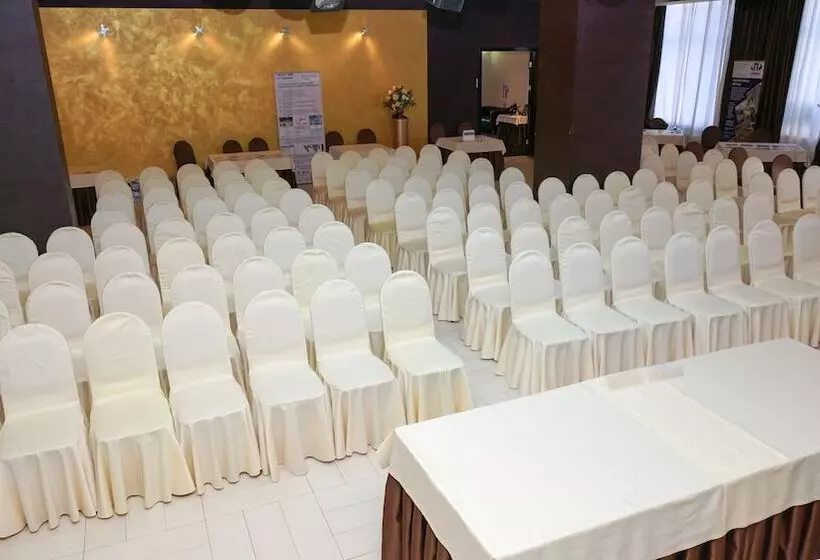 酒店 Russia Congress