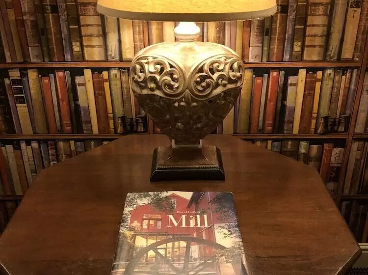 هتل Shibden Mill Inn