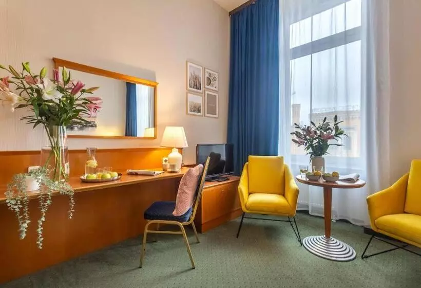 Hotell Sofia By The Railway Station Wroclaw