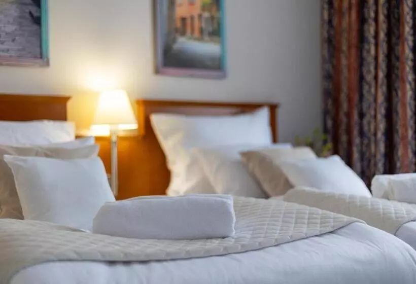 Hotell Sofia By The Railway Station Wroclaw