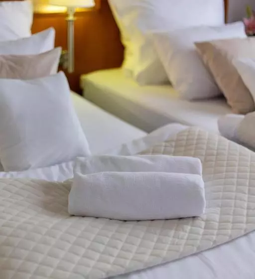 Hotell Sofia By The Railway Station Wroclaw