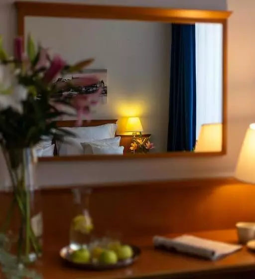 Hotell Sofia By The Railway Station Wroclaw