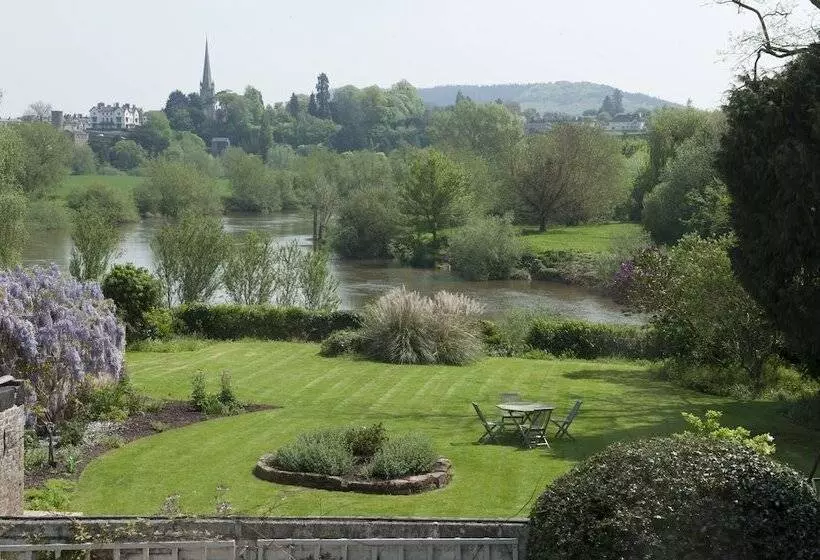 فندق The Bridge House