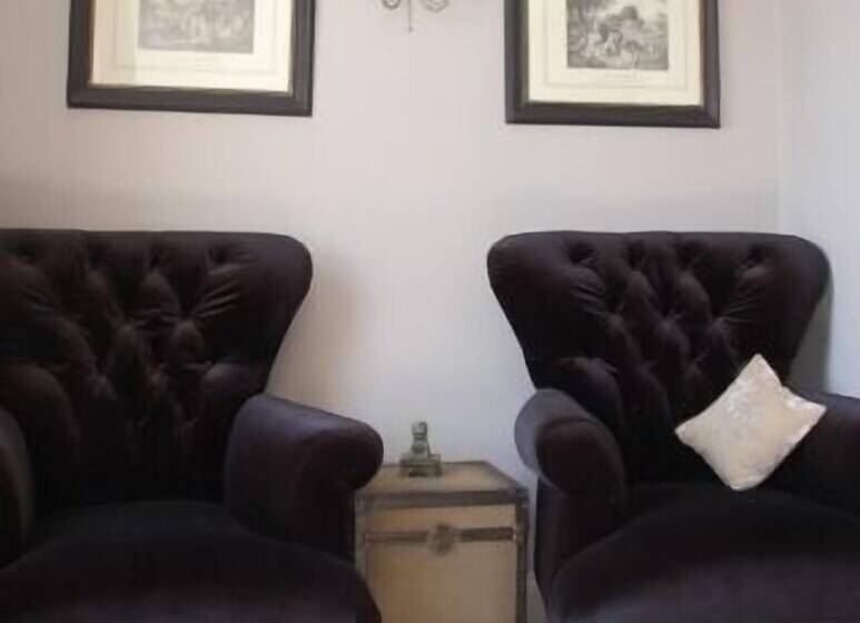 فندق The Bridge House