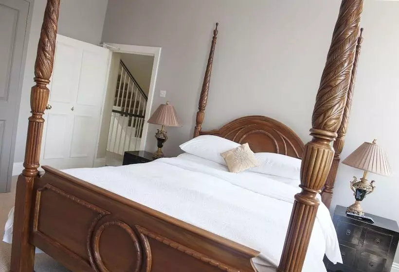 فندق The Bridge House