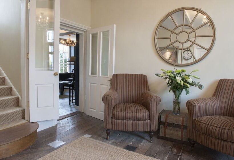 فندق The Bridge House