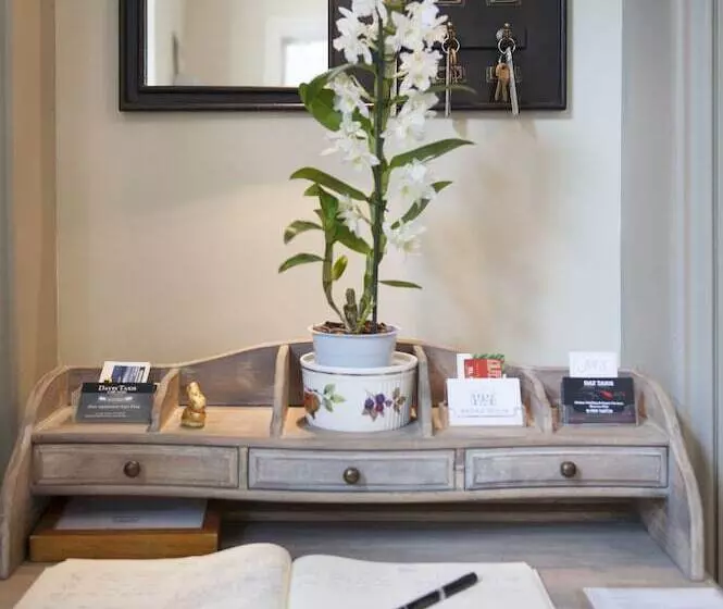 فندق The Bridge House