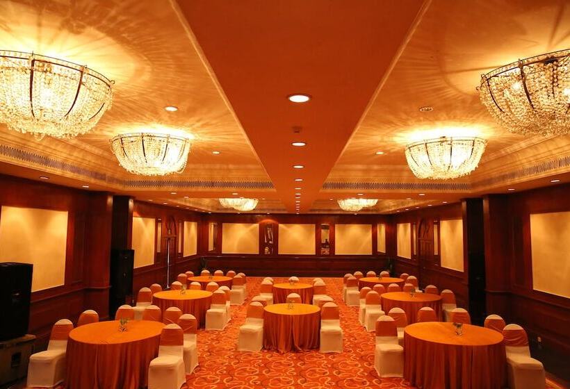 Hotel Gateway Madurai