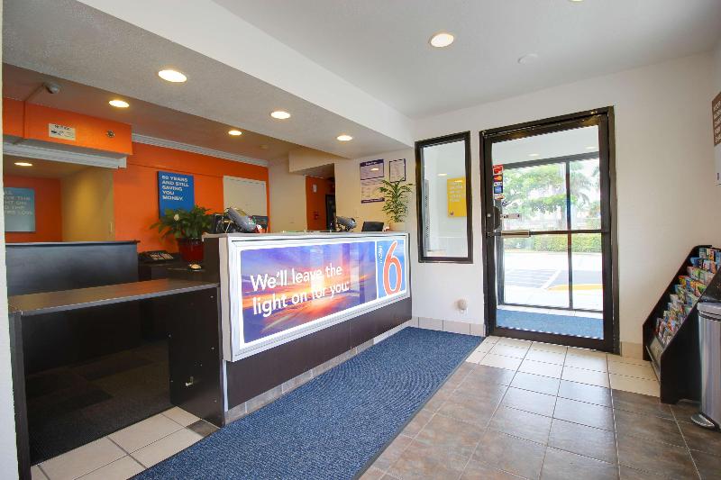 Motel 6 Lantana West Palm Beach, Fl