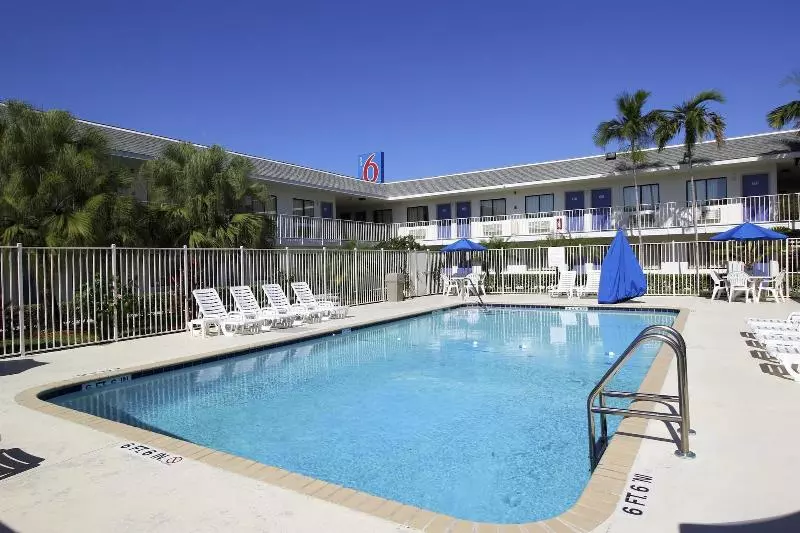 Motel 6 Lantana West Palm Beach, Fl