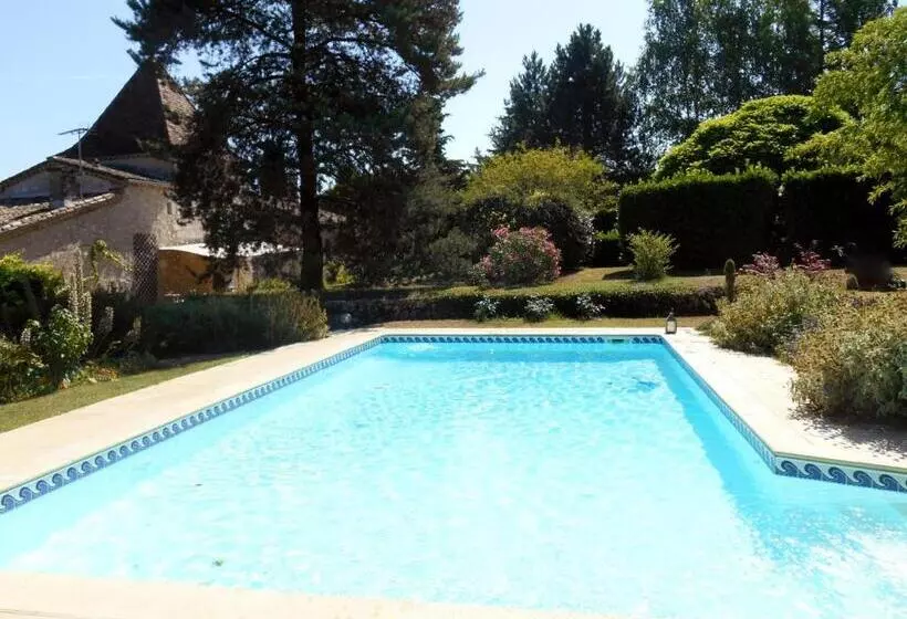 ベッドアンドブレックファースト Le Colombier