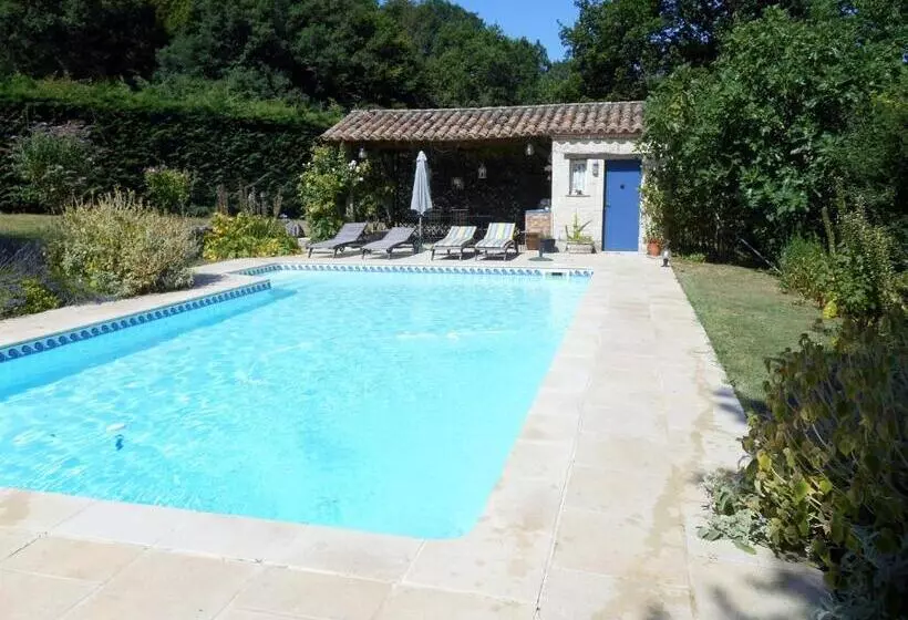 ベッドアンドブレックファースト Le Colombier