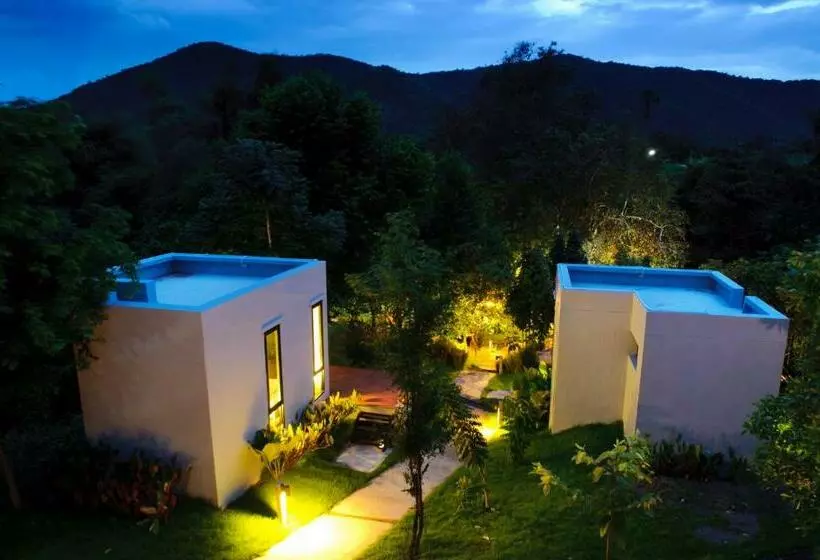 تختخواب و صبحانه Rivercreek Estate