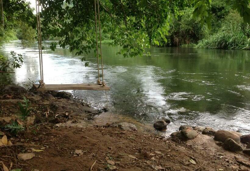 مبيت وإفطار Rivercreek Estate