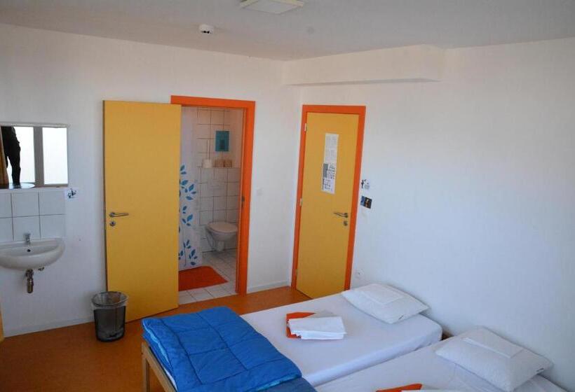 هتل Le Fagotin Youth Hostel