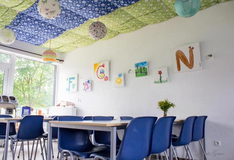 هتل Le Fagotin Youth Hostel